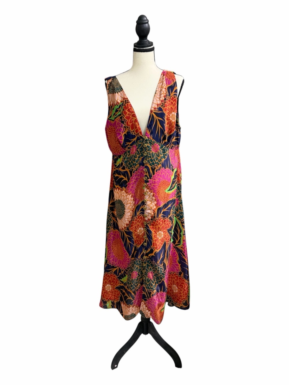 FARM RIO Floral Print V-Neck Midi Dress in Bright Multi - Picture 3 of 5